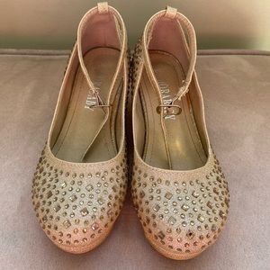 Adorababy Girls Size 12 Gold Glitter Heels with Gold Stones